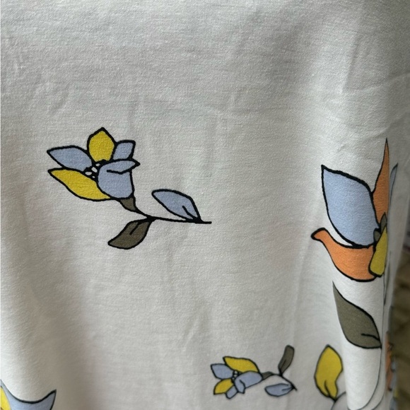 LuLaRoe Christy T size medium - Picture 2 of 5